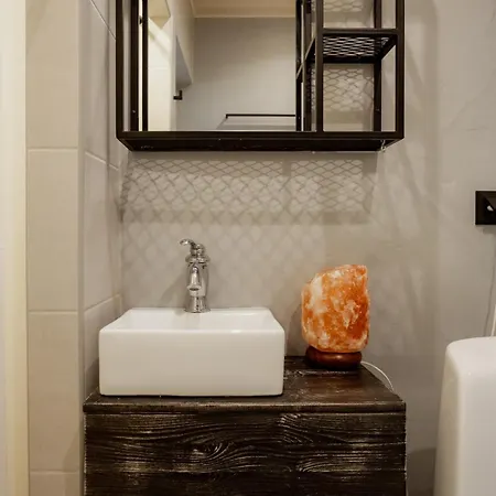 Von Aghte Small Apartment