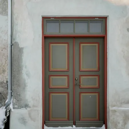 Von Aghte Small * Kuressaare