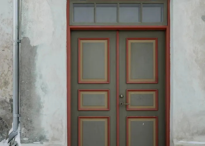 Von Aghte Small * Kuressaare